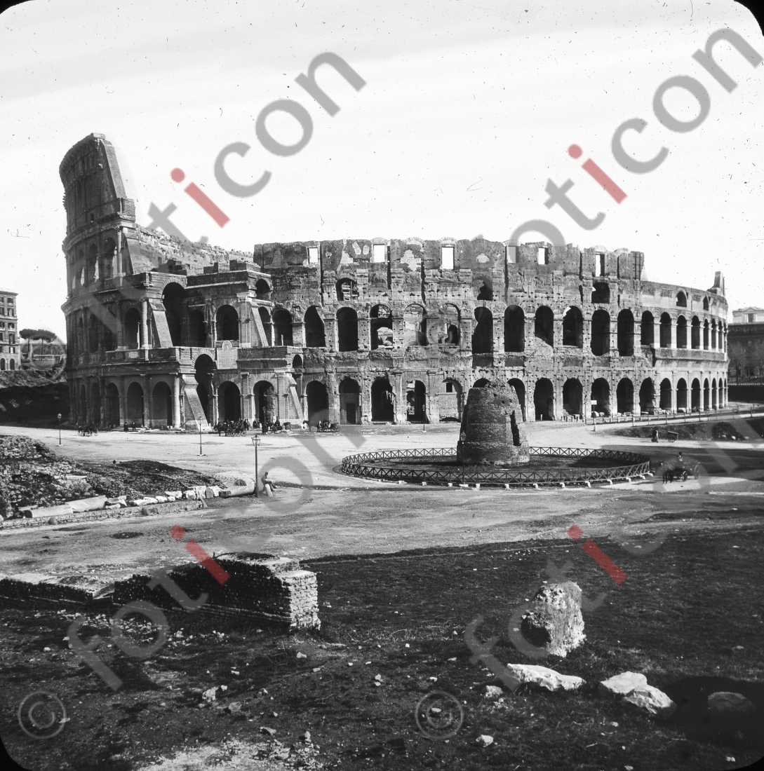 Kolosseum  | Coliseum - Foto foticon-simon-147-052-sw.jpg | foticon.de - Bilddatenbank für Motive aus Geschichte und Kultur